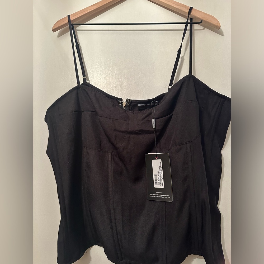 PrettyLittleThing Black Crop Top